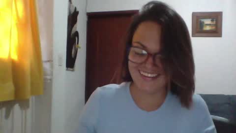 Snapshot of lau16310 chatting on 06/16/26, 09:28 Laura online show from 06/16/26, 09:28