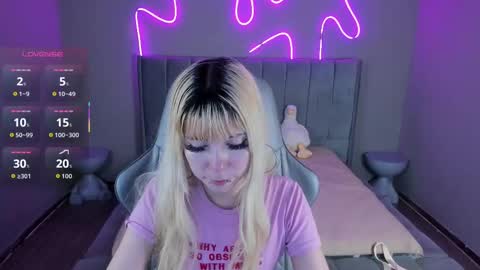 laukyubey1 online show from 10/11/25, 08:07