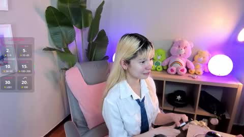 laukyubey1 online show from 10/15/25, 09:04