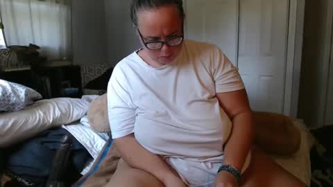 Snapshot of laulauma chatting on 09/19/25, 04:51 LauLauMa online show from 09/19/25, 04:51