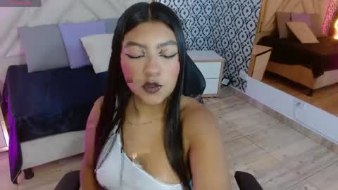 laulin_tay online show from 05/07/26, 03:56
