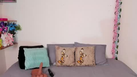 laura1__ online show from 04/26/26, 11:13