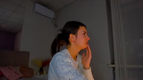 Laura online show from 12/09/24, 06:12