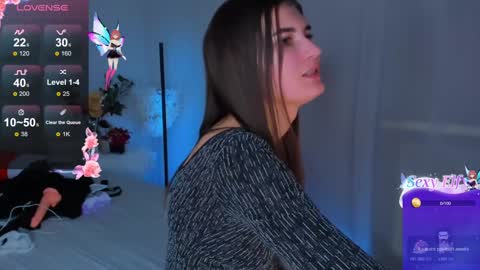 Laura online show from 12/25/24, 12:47