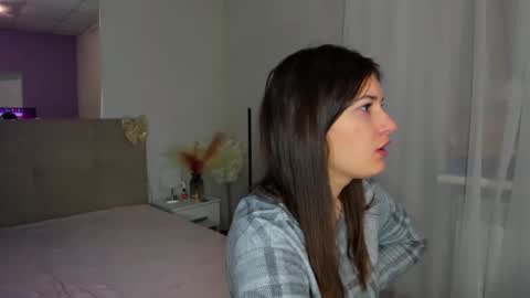 Snapshot of laura__leee chatting on 02/23/26, 06:22 Laura online show from 02/23/26, 06:22