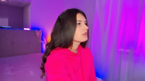 Laura online show from 04/25/26, 05:10