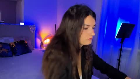 Laura online show from 06/13/26, 05:05