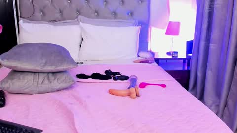   online show from 02/21/25, 01:55