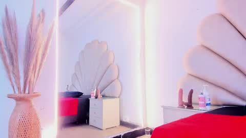   online show from 10/18/25, 02:18