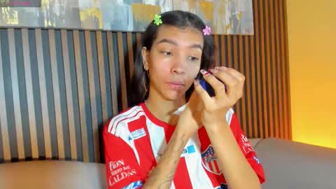 Laura online show from 12/16/25, 12:43