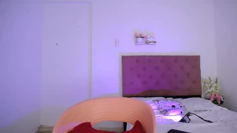 LAURA online show from 01/21/25, 06:34