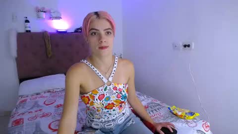 LAURA online show from 02/18/25, 02:27