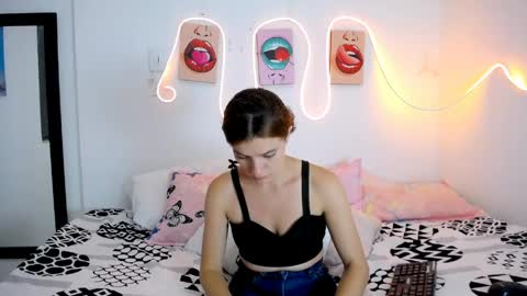 LAURA online show from 04/27/26, 03:10