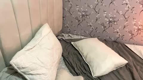 laura online show from 02/12/25, 05:05