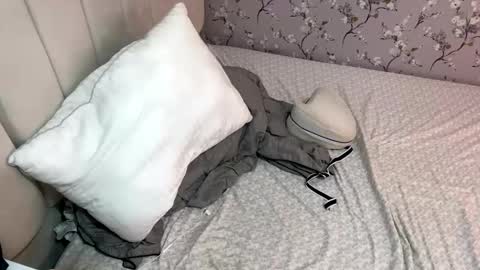 laura online show from 03/02/25, 05:23