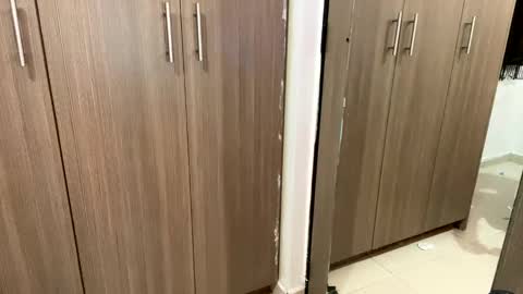 laura online show from 03/09/25, 07:01