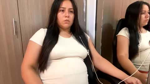 laura online show from 03/11/25, 02:32