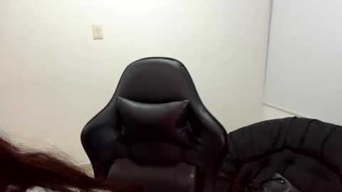 laura online show from 11/19/25, 11:49