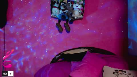 Snapshot of laura_fountain_ chatting on 03/12/26, 12:22 weedcam Curly Laura OF online show from 03/12/26, 12:22