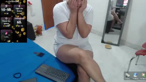 laura_foxx2379 online show from 09/12/25, 04:40