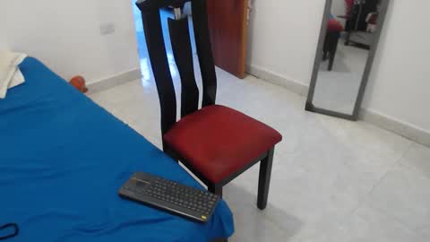 laura_foxx2379 online show from 12/13/25, 08:14