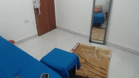 laura_foxx2379 online show from 01/07/26, 03:20