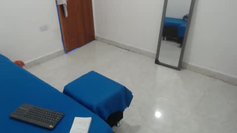 laura_foxx2379 online show from 01/08/26, 09:50