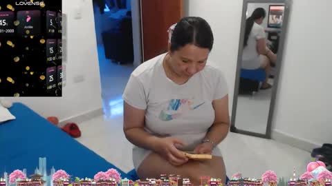 Snapshot of laura_foxx2379 chatting on 02/20/26, 05:02 laura_foxx2379 online show from 02/20/26, 05:02