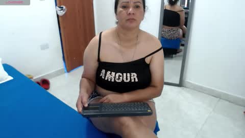 Snapshot of laura_foxx2379 chatting on 04/15/26, 09:37 laura_foxx2379 online show from 04/15/26, 09:37