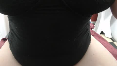  Laura  online show from 11/10/25, 04:44