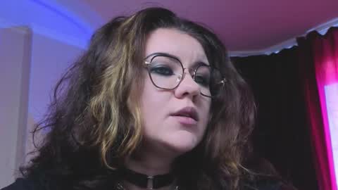 Miss Laura online show from 10/08/25, 12:14