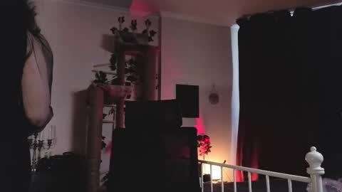 Snapshot of laura_karamazov chatting on 02/23/26, 09:28 Miss Laura online show from 02/23/26, 09:28