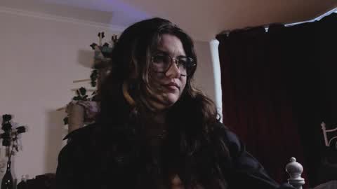 Snapshot of laura_karamazov chatting on 02/25/26, 10:14 Miss Laura online show from 02/25/26, 10:14