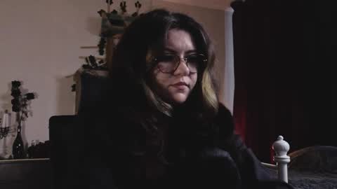 Snapshot of laura_karamazov chatting on 02/27/26, 09:42 Miss Laura online show from 02/27/26, 09:42