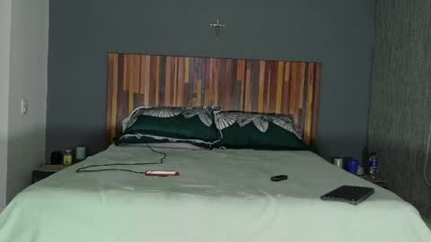 Laura online show from 05/11/26, 02:39