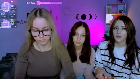 Snapshot of laura_queen_ chatting on 09/29/25, 07:08 laura_queen_ online show from 09/29/25, 07:08