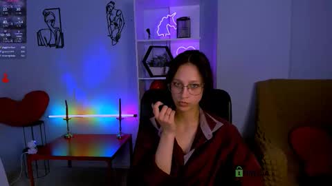 Snapshot of laura_queen_ chatting on 11/28/25, 01:52 laura_queen_ online show from 11/28/25, 01:52