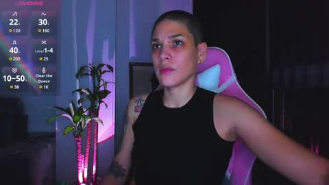 Snapshot of laura_r23 chatting on 12/26/24, 10:37 Laura Rose online show from 12/26/24, 10:37