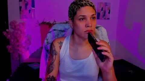 Laura Rose online show from 10/25/25, 07:30