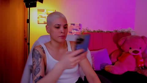 Snapshot of laura_r23 chatting on 04/07/26, 12:49 Laura Rose online show from 04/07/26, 12:49