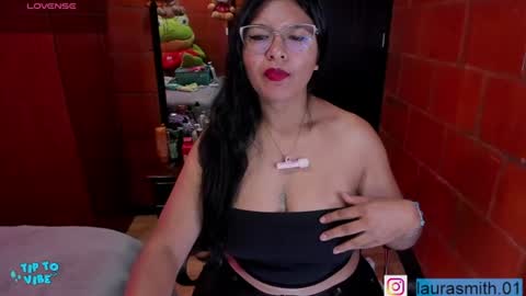 Snapshot of laura_smith0 chatting on 06/27/26, 03:39 Laura independent model Next show Monday 2th December online show from 06/27/26, 03:39