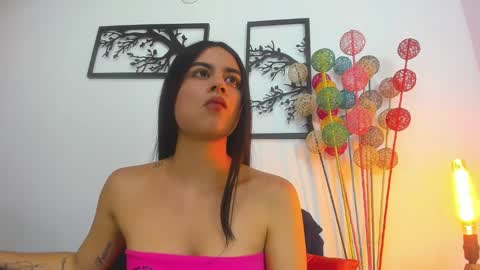 LAURA SOE online show from 01/23/25, 06:24