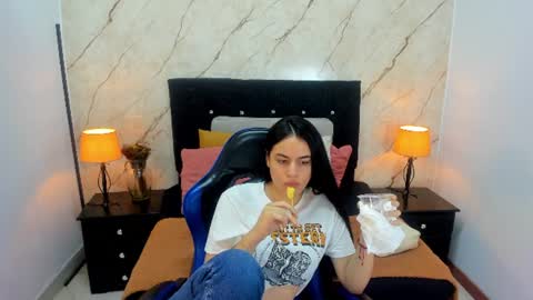 LAURA SOE online show from 06/22/26, 01:52