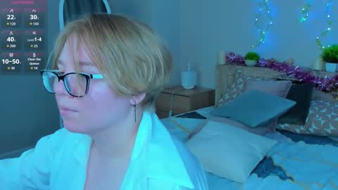 Snapshot of lauraaa_smith chatting on 03/20/26, 08:52 Laura online show from 03/20/26, 08:52