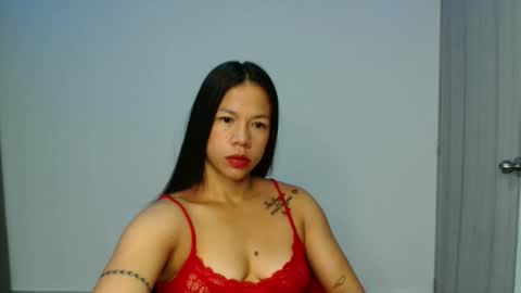 lauracb          online show from 03/31/26, 12:05