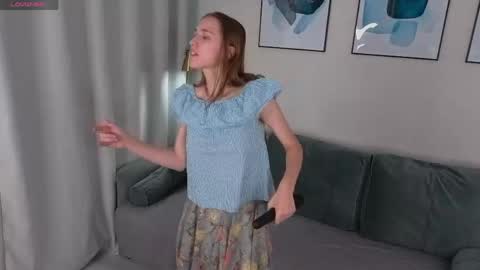 Snapshot of lauracollins__ chatting on 05/27/26, 02:14 May online show from 05/27/26, 02:14
