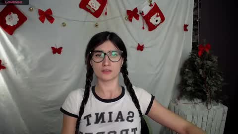 Snapshot of lauradre_ chatting on 01/02/25, 10:16 Laura online show from 01/02/25, 10:16