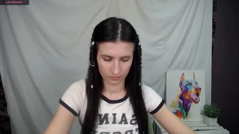 Snapshot of lauradre_ chatting on 03/09/25, 09:35 Laura online show from 03/09/25, 09:35