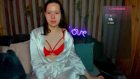 Snapshot of lauraellinss chatting on 09/29/25, 09:14 Laura online show from 09/29/25, 09:14