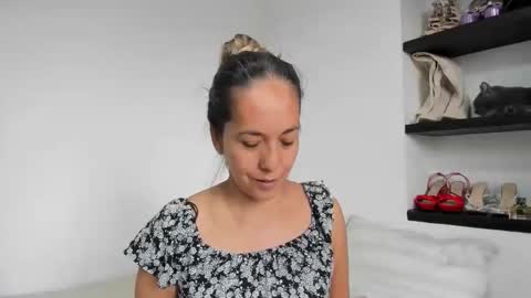 Laura online show from 06/09/26, 06:30
